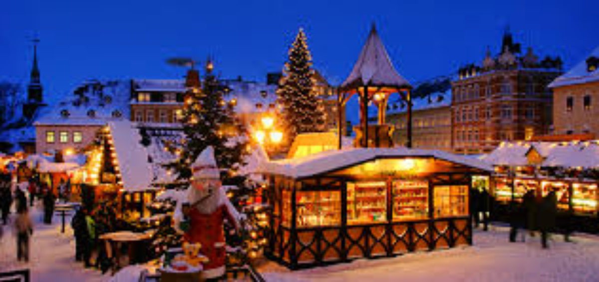 Immagini Natalizie Vacanze.Mercatini Di Natale A Bolzano Vacanza Di Piacere A Natale Gitemania