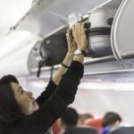Viaggi aerei, cambia tutto: niente più distanziamento e bagaglio a mano!