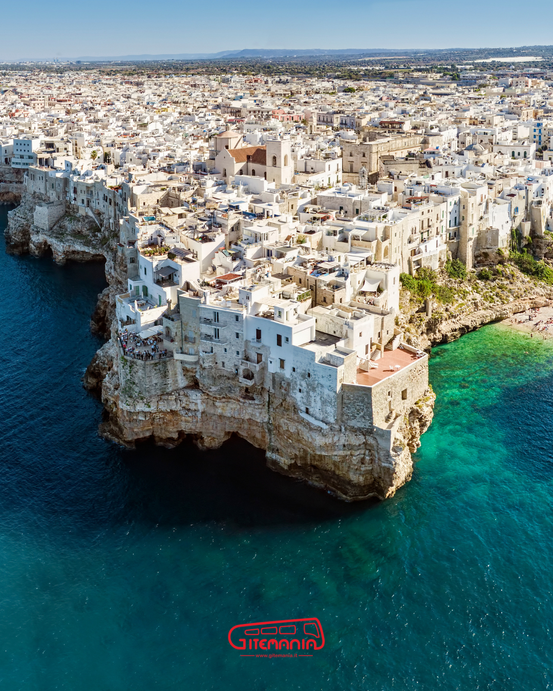Gita in Puglia: Polignano a Mare e Alberobello